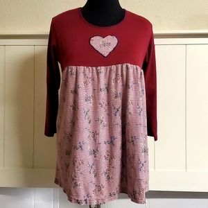 SZ. SMALL. NEW ADDITION MATERNITY TOP VINTAGE
